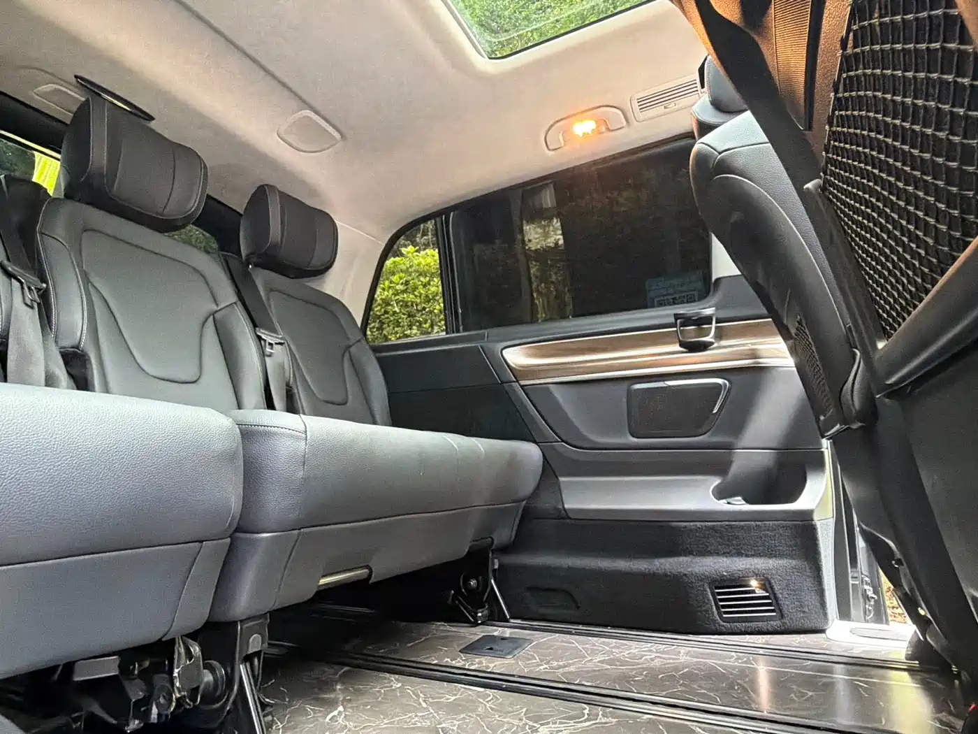 Mercedes-Benz V-Class 2022 V 260 L Long Wheelbase Luxury Edition фото 22