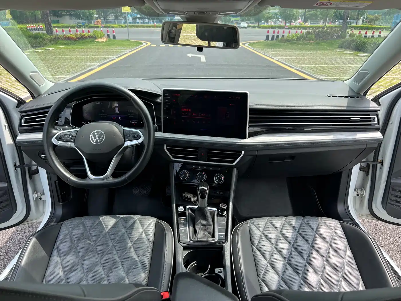Volkswagen Sagitar 2023 300TSI DSG Surpassing Edition фото 11