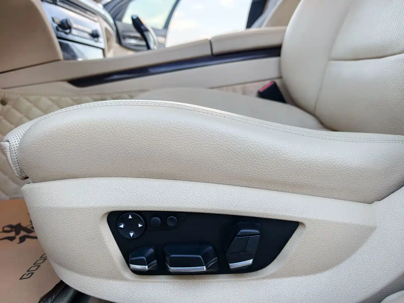 BMW 7 Series 2010 2009 730Li Leading
