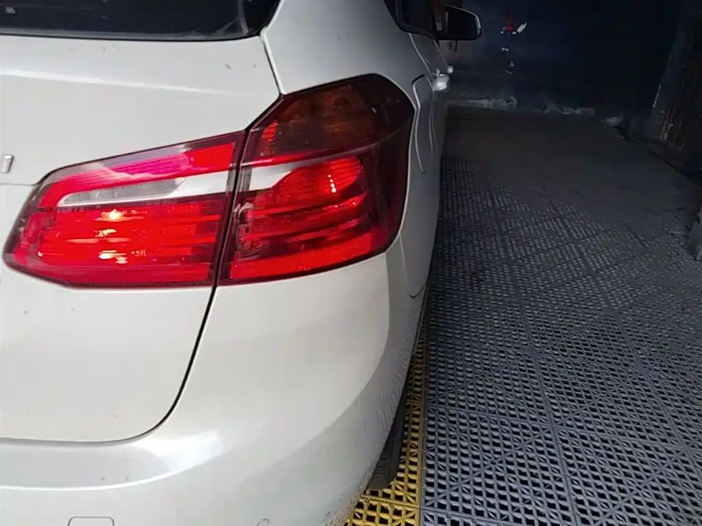 BMW 2 Series Tourer (Import) 2015 218i Leading Type фото 8