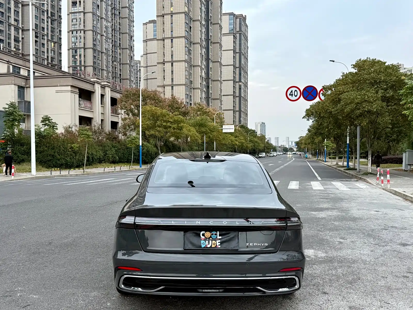 Photo 6 - Lincoln Z