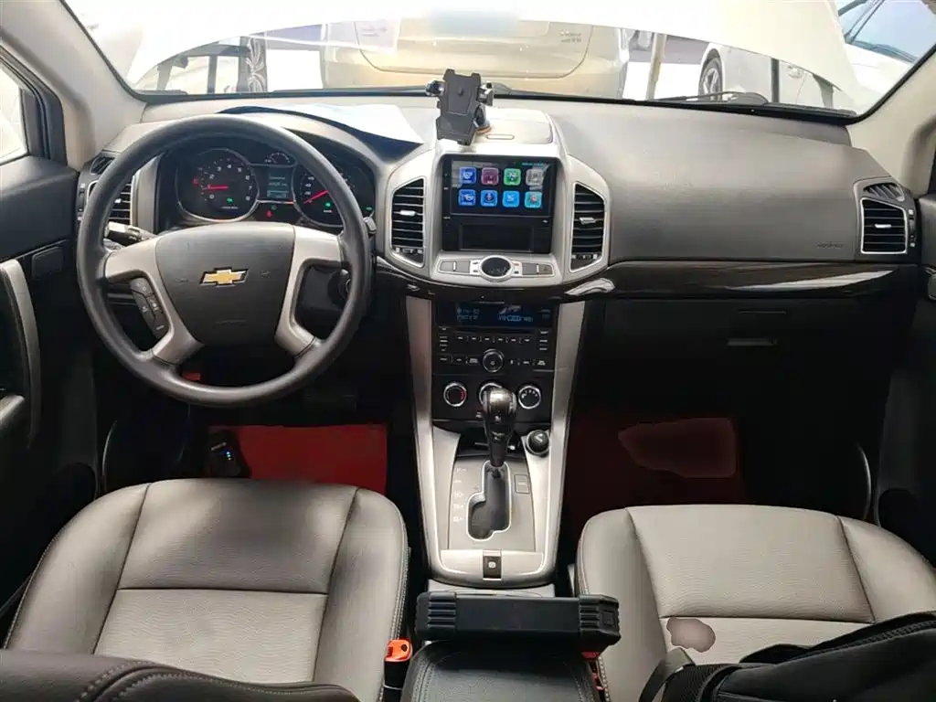 Chevrolet Captiva 2015 2.4L 2WD Urban Edition 7-seater фото 10