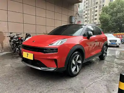 Lynk & Co 06