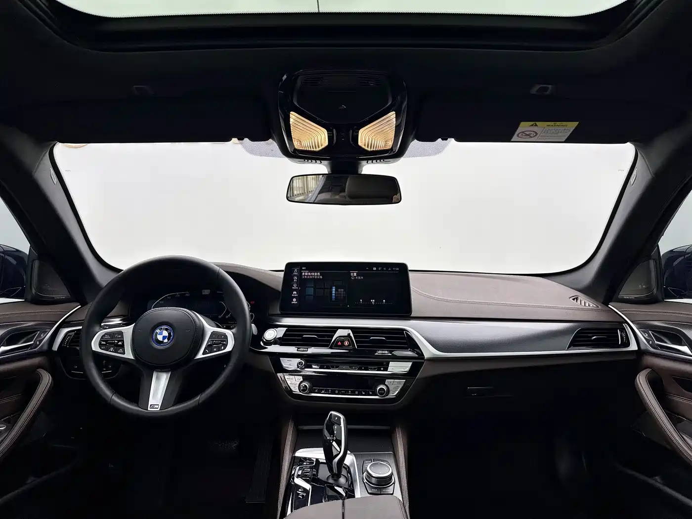 BMW 5 Series New Energy 2022 Facelift II 535Le Pioneer Edition M Sport Package фото 11