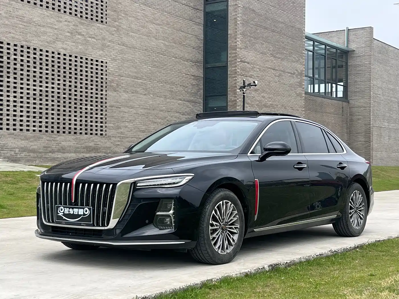 Hongqi H5 2023 1.5T DCT Smart Connect Joy Edition
