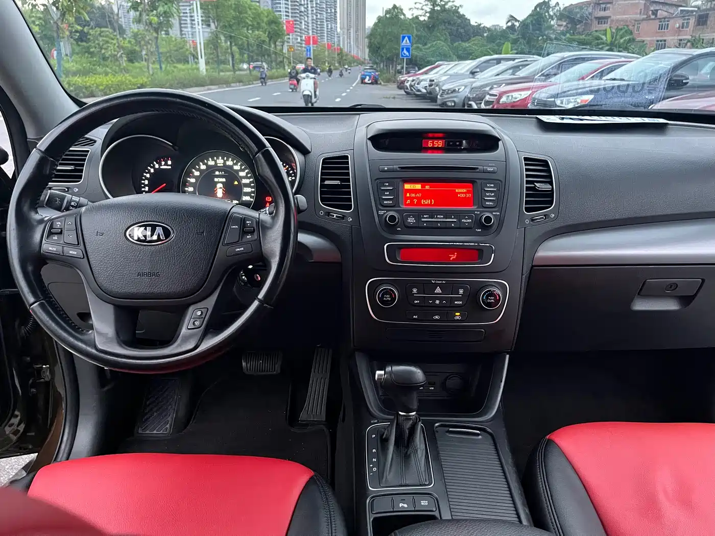 Photo 15 - Kia Sorento