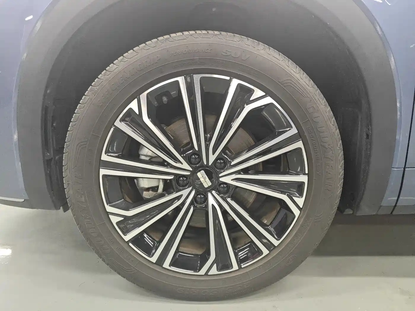 Geely Galaxy Galaxy Starship 7 EM-i 2025 120km Navigation Edition фото 37