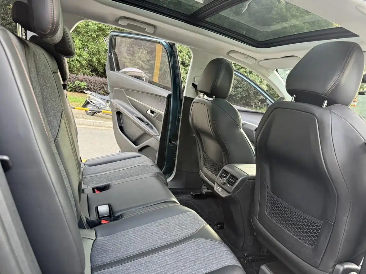 Peugeot 5008 2018 2017 350THP 5-Seat Elite Edition