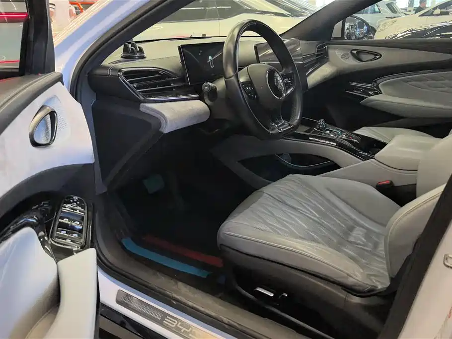 BYD Seal 2023 Champion Edition 550km Premium фото 9