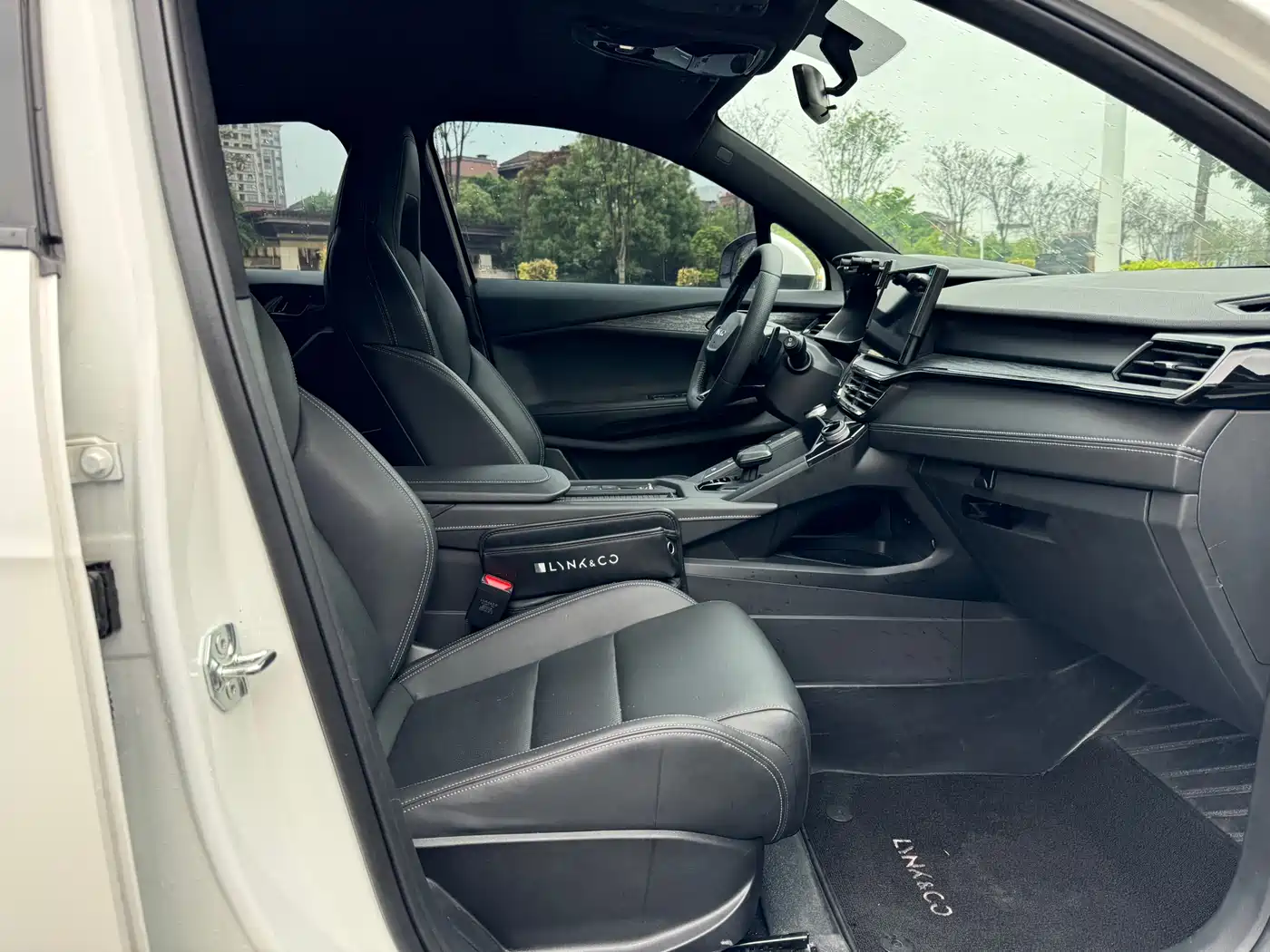 Lynk & Co 06 2023 Remix 1.5T Power Pro фото 7