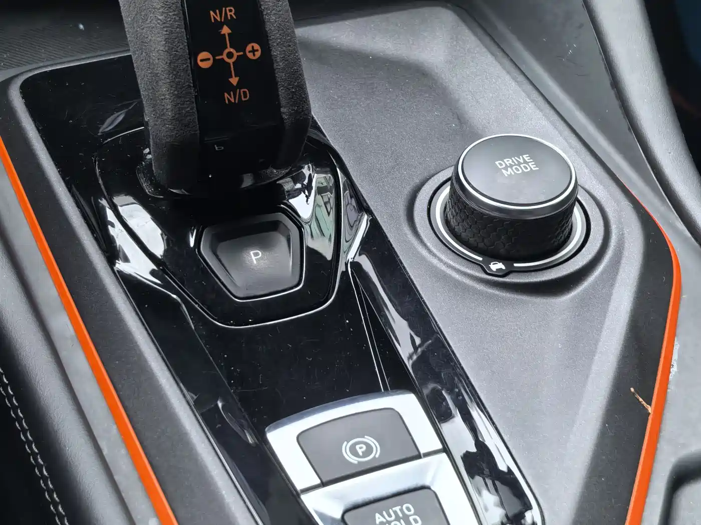 LYNK & CO. 02 HATCHBACK