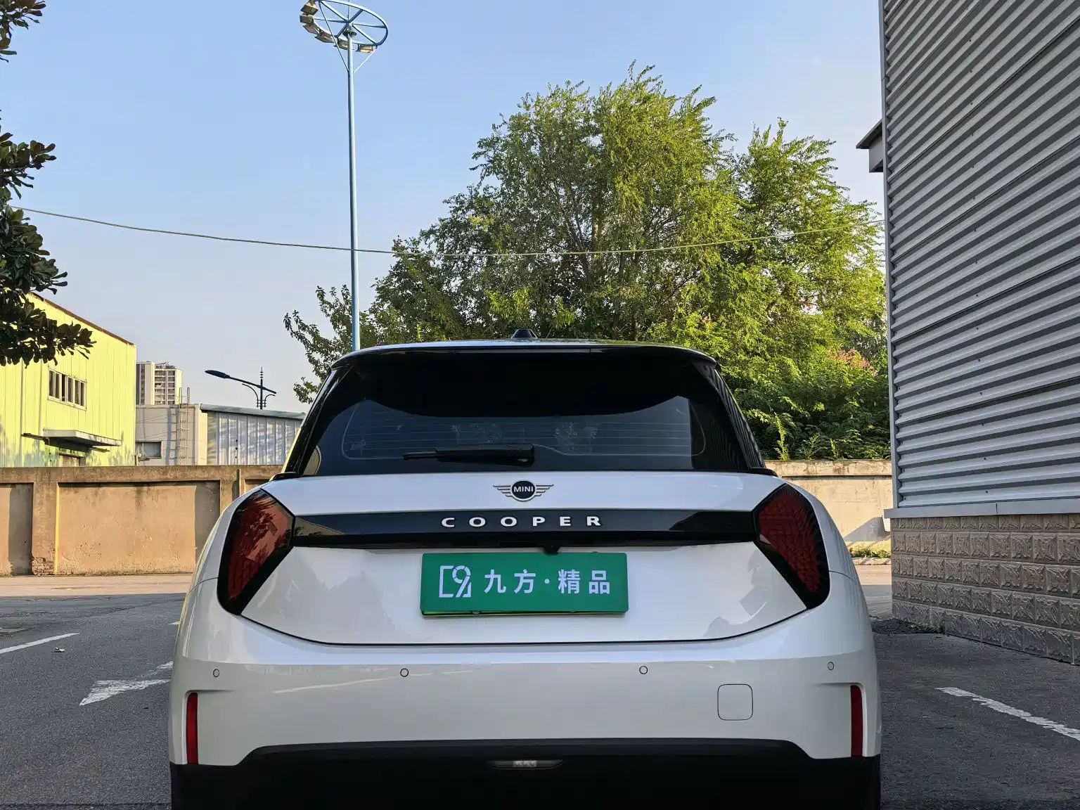 Фото 2 - MINI Electric MINI COOPER