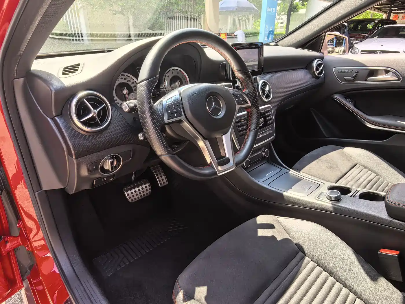 Mercedes-Benz A-Class (Import) 2015 A 200 Sport фото 31