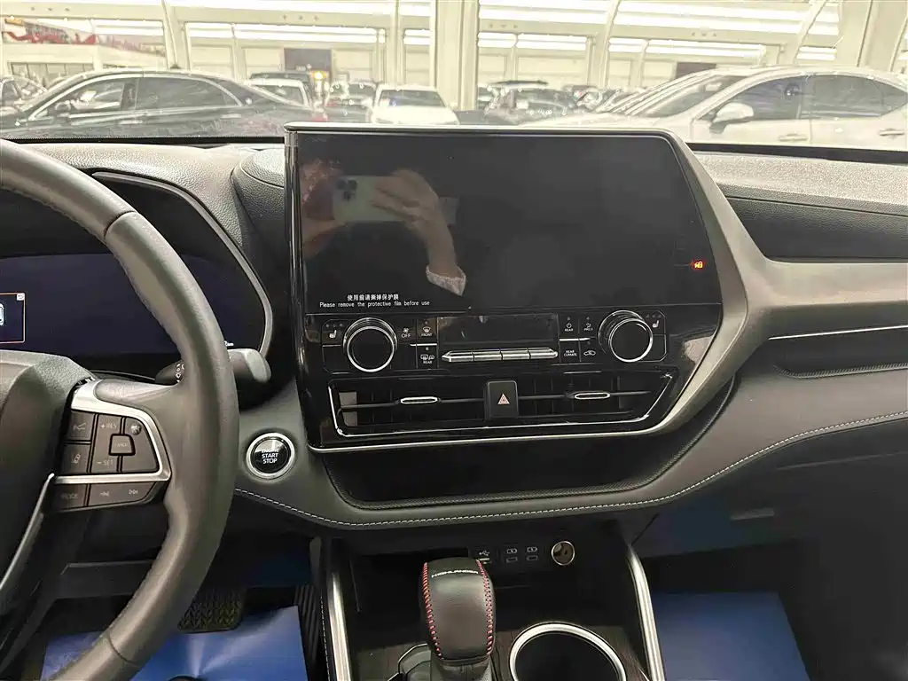 TOYOTA HIGHLANDER