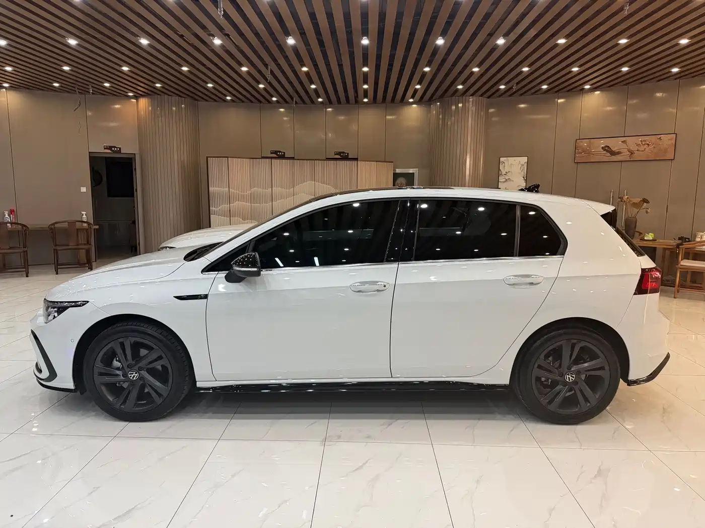 Volkswagen Golf 2023 280TSI DSG R-Line Lite фото 4