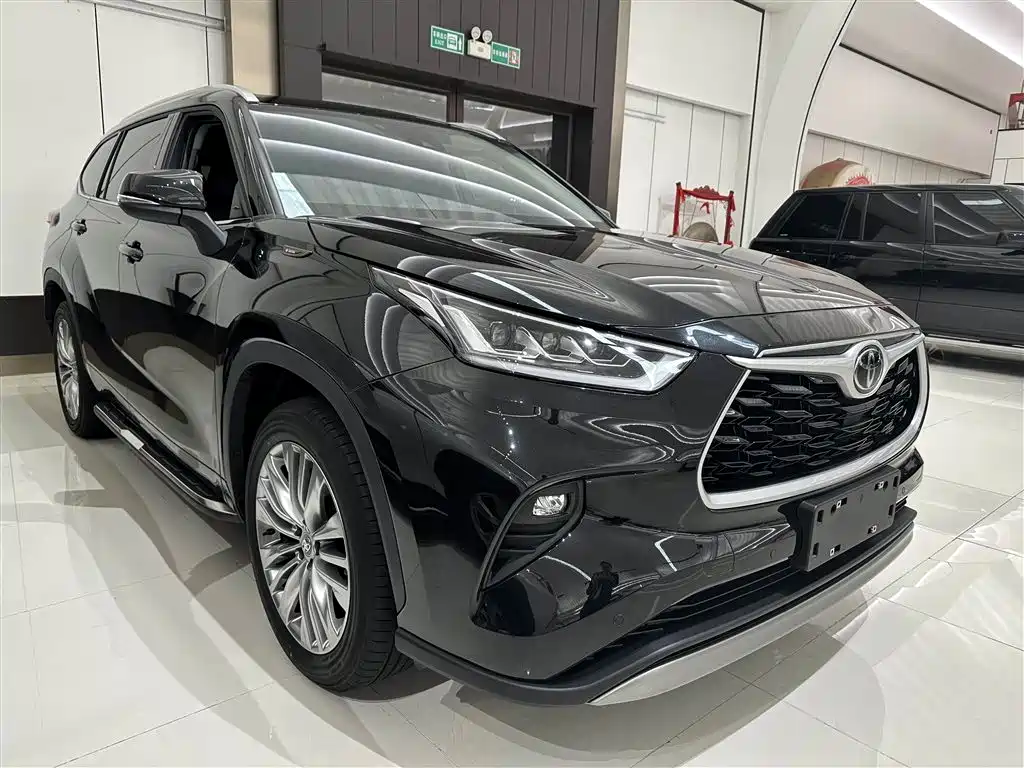 TOYOTA HIGHLANDER