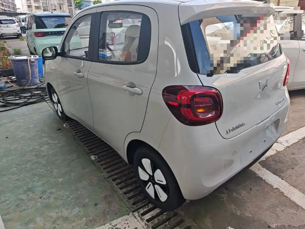 Wuling Motors Hongguang MINIEV 2026 2025 4-Door Advanced