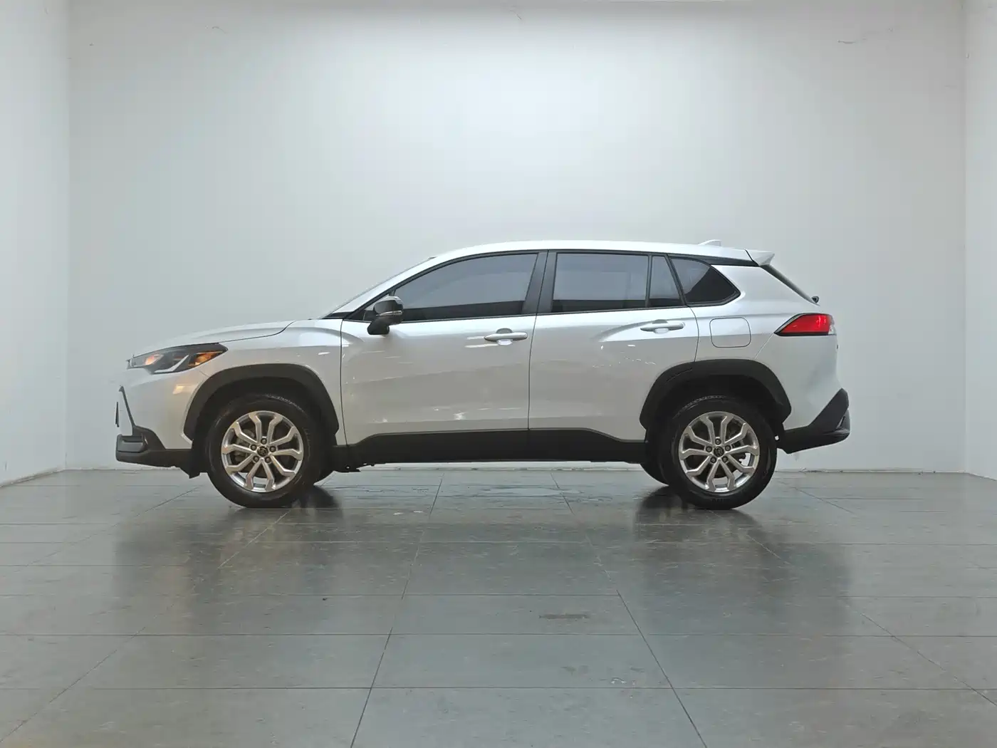 Toyota Frontlander 2026 2025 2.0L CVT Base Version