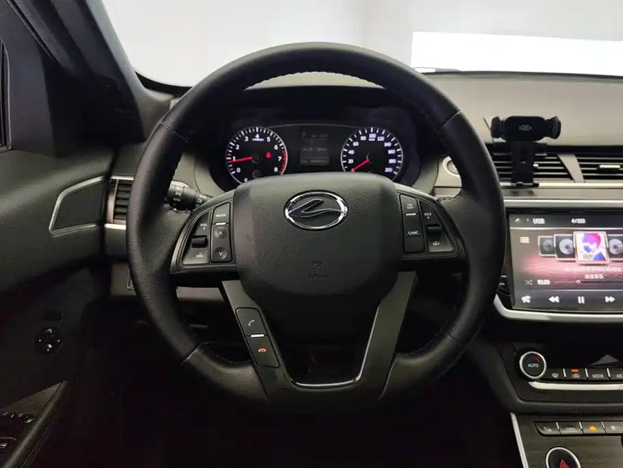Фото 15 - Landwind X7