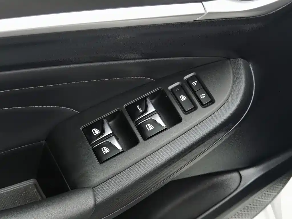 Photo 9 - Changan Eado