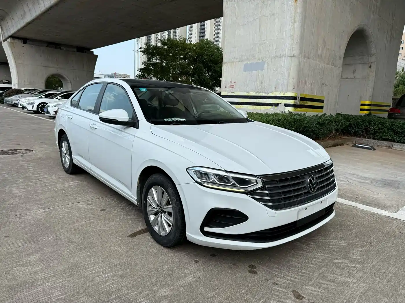 Volkswagen Lavida, миниатюра 2