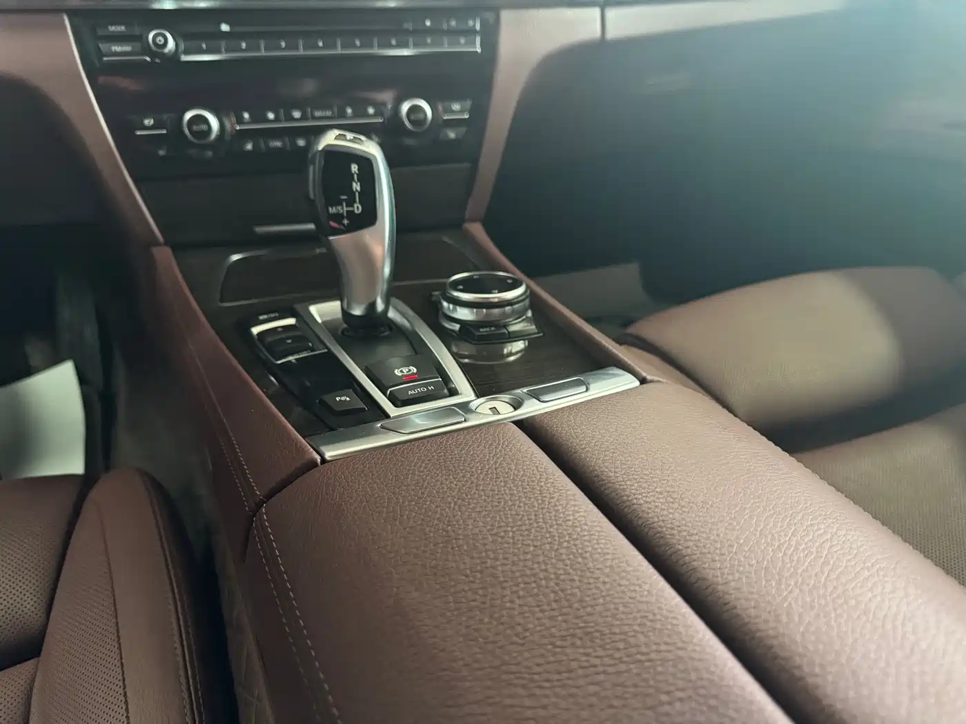 BMW 7 Series 2013 Model 740Li Leading фото 19