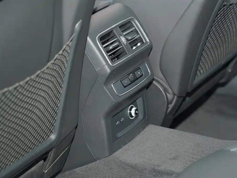 Audi Q5L 2023 40T Luxury Dynamic фото 11