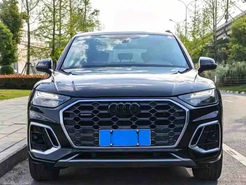 Фото 2 - Audi Q5L