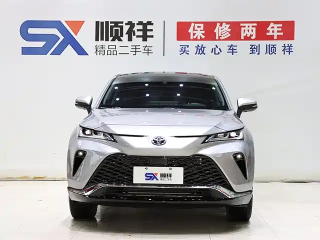 Toyota Venza 2022 2.0L CVT 2WD Premium — фото 2