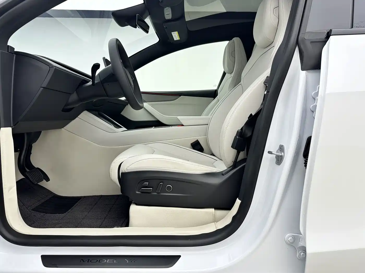 Tesla Model Y L 2026 2025 Facelift Long Range AWD