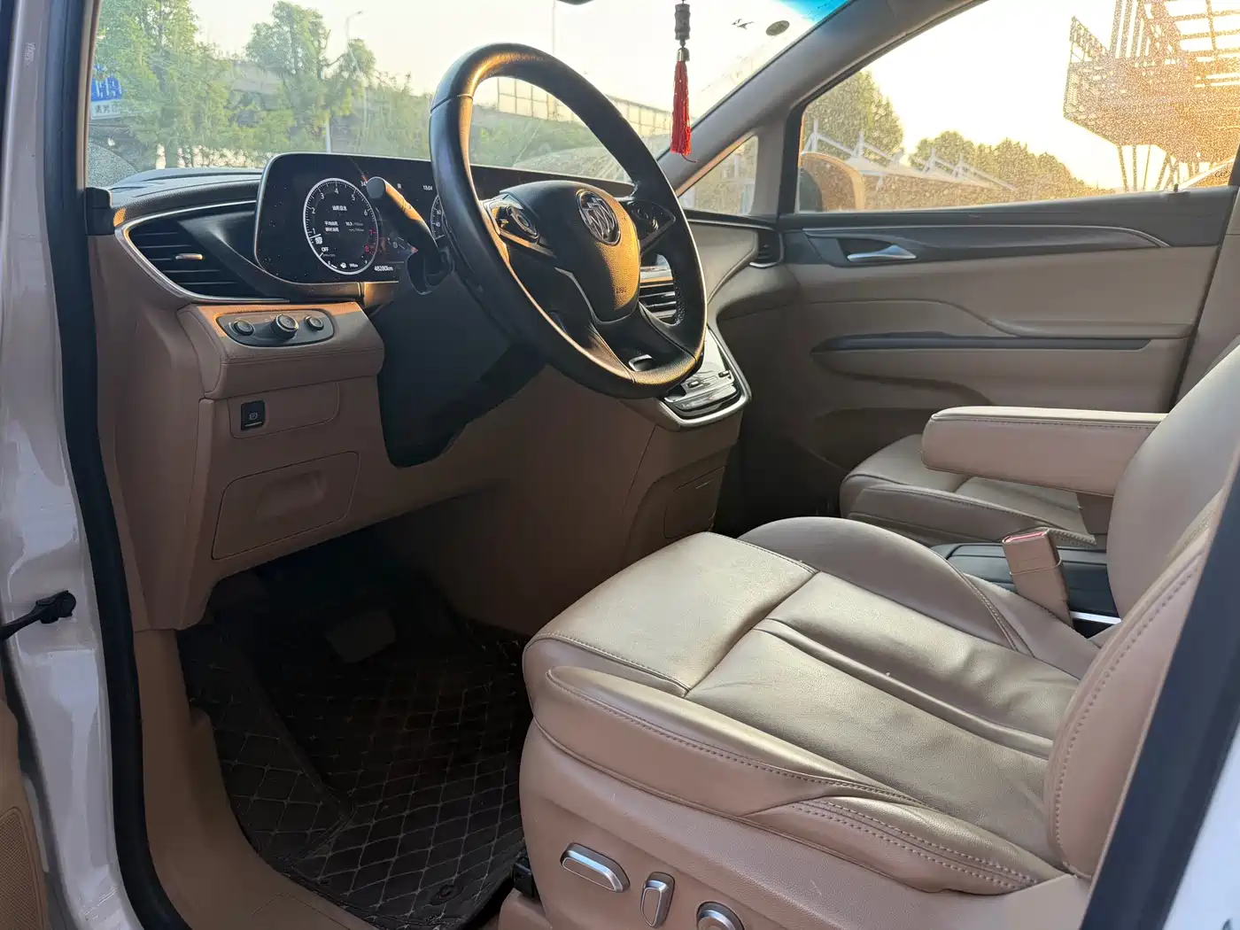 Buick GL8 2021 ES Landlord 653T Premium фото 3