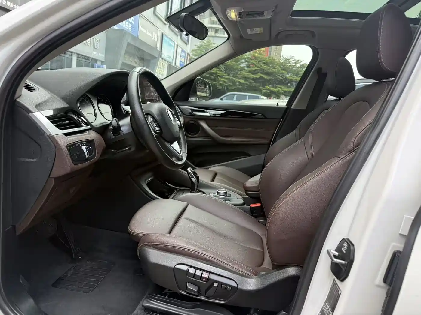 BMW X1 2020 sDrive25Li Leading Model фото 4