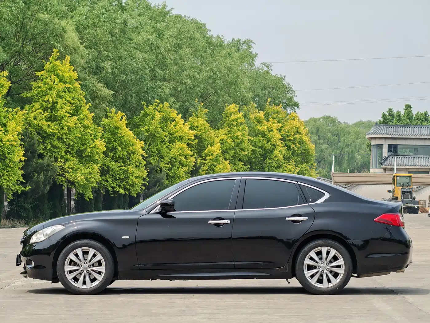 Infiniti M Series 2012 2011 M37