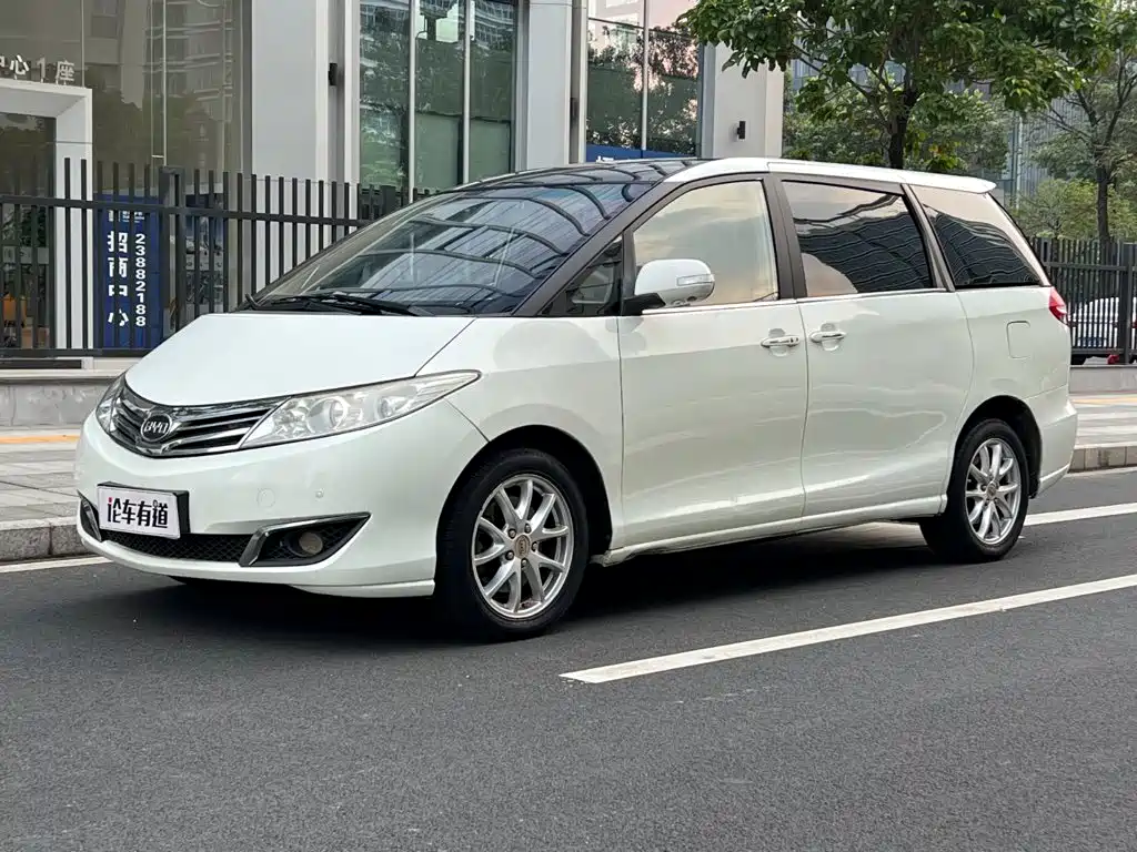 BYD M6 2015 2015 2.4L Automatic Luxury