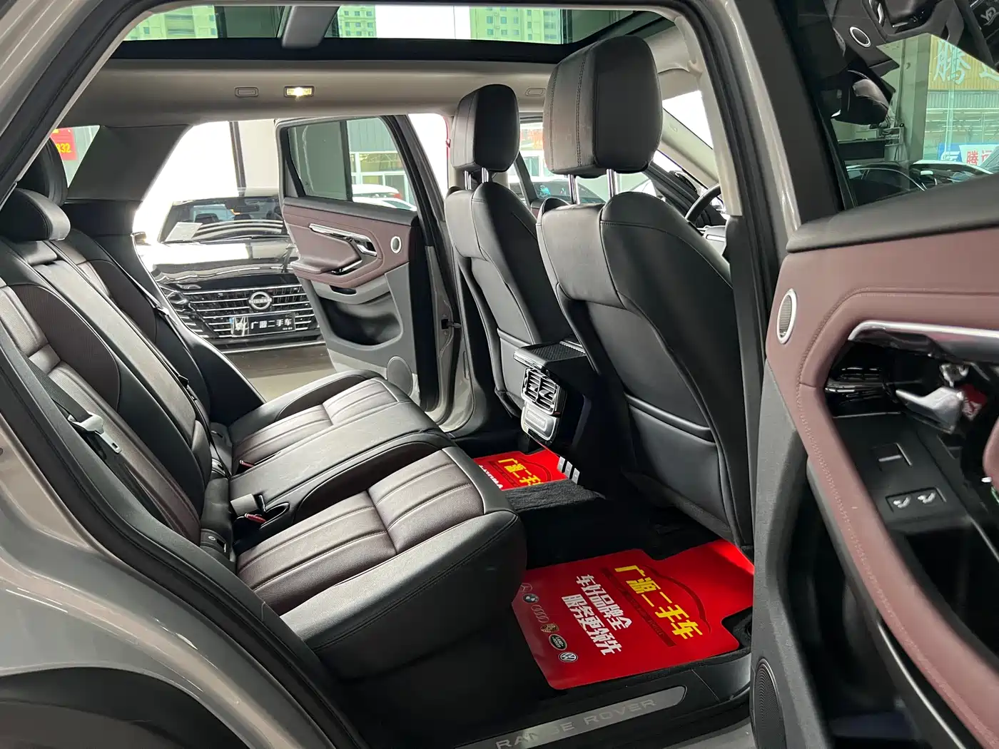 Land Rover Range Rover Evoque 2022 Range Rover Evoque L 249PS R-Dynamic Luxury Edition фото 10
