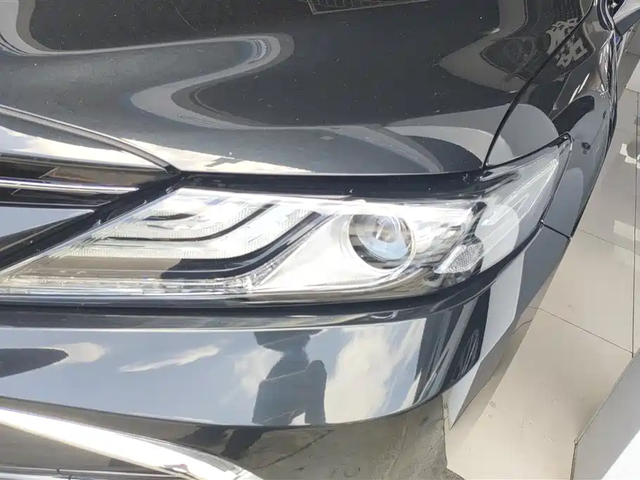 Toyota Camry 2023 2.5G Luxury Edition фото 5