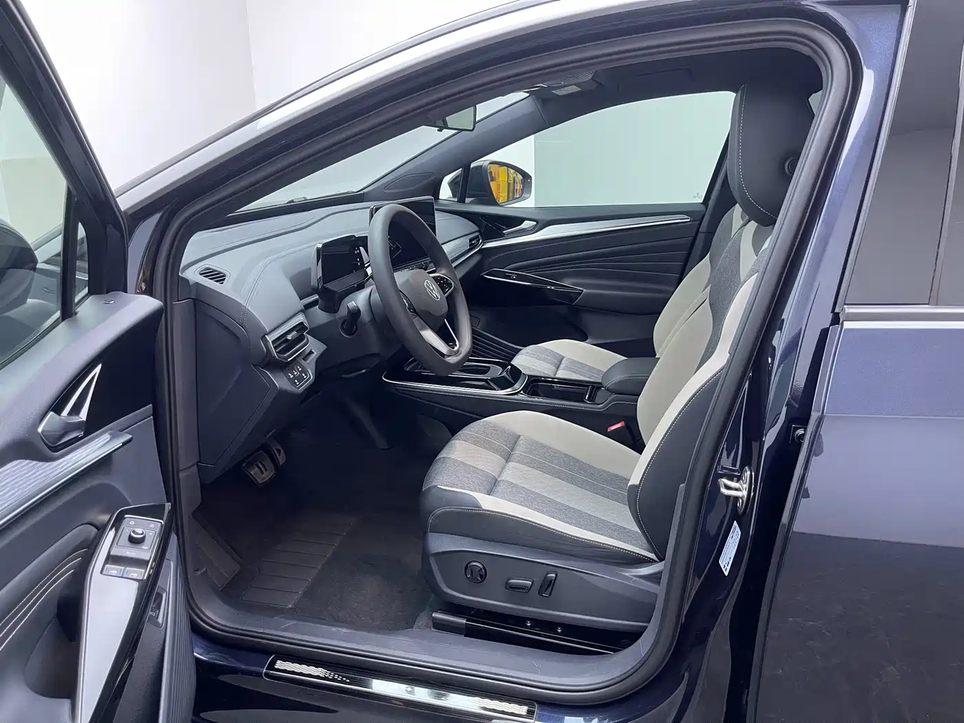 صورة 13 - Volkswagen ID.4 CROZZ