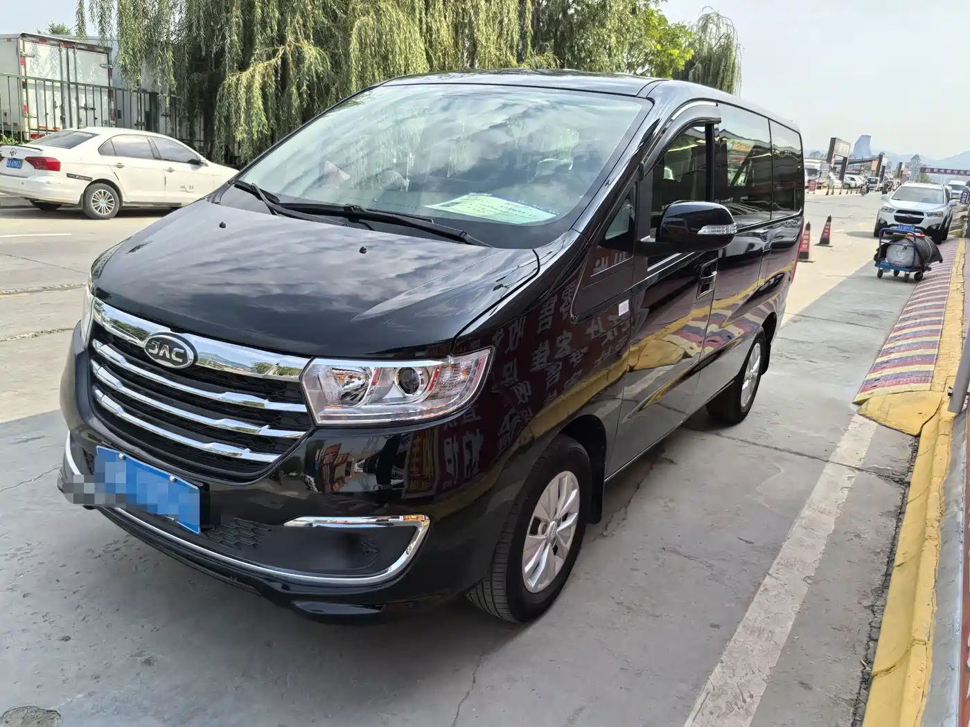 JAC Refine M3 2023 2022 1.5T 7-Seater Standard