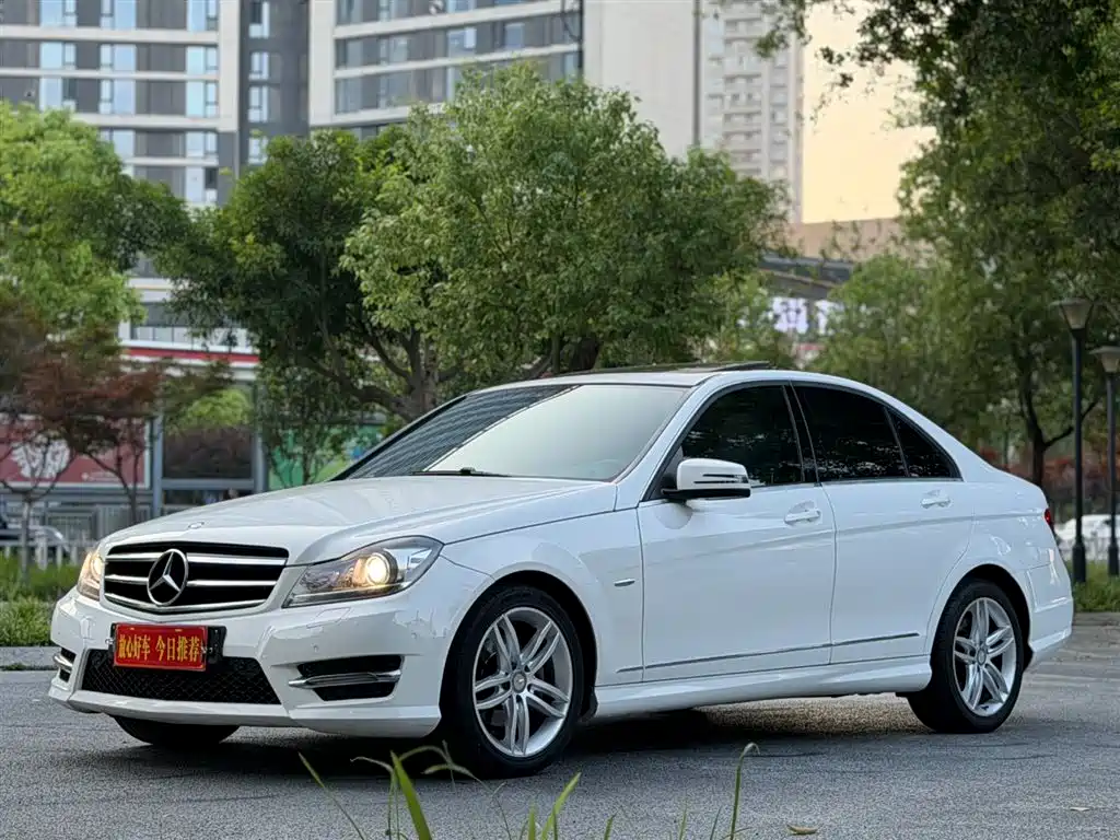 Mercedes-Benz C-Class 2013 C 260 Fashion Grand Edition фото 3