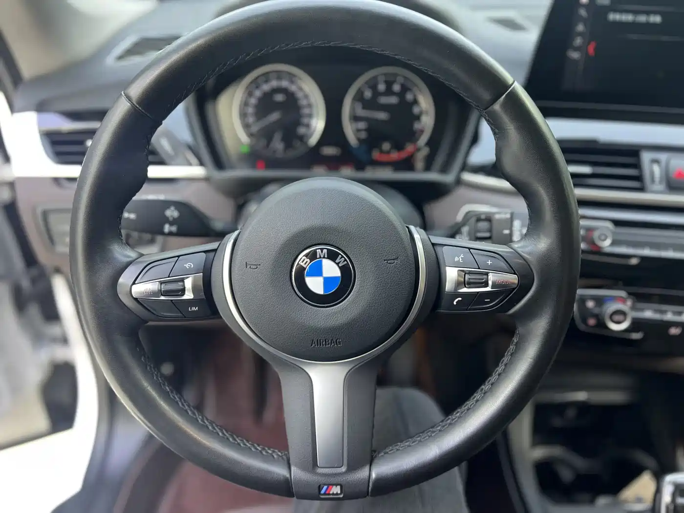 BMW X1 2022 sDrive25Li Leading фото 13