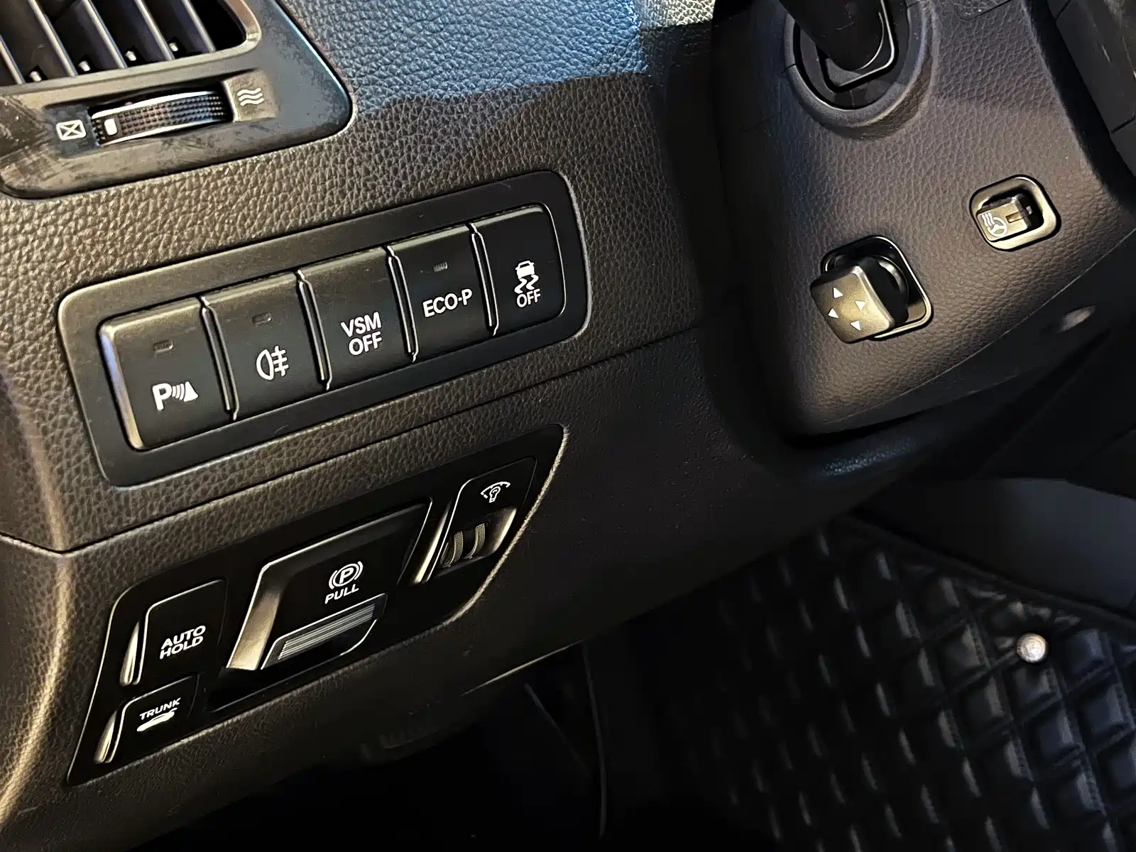 Photo 21 - Hyundai Equus