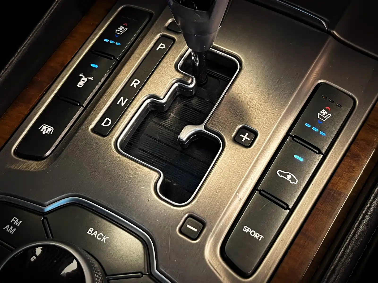 Photo 23 - Hyundai Equus