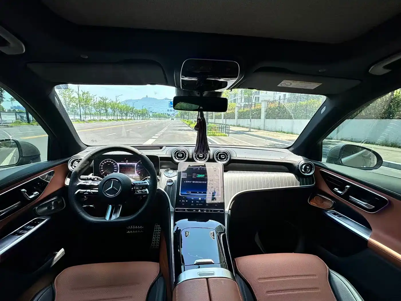 Mercedes-Benz GLC 2024 GLC 300 L 4MATIC Luxury 5-seater фото 5