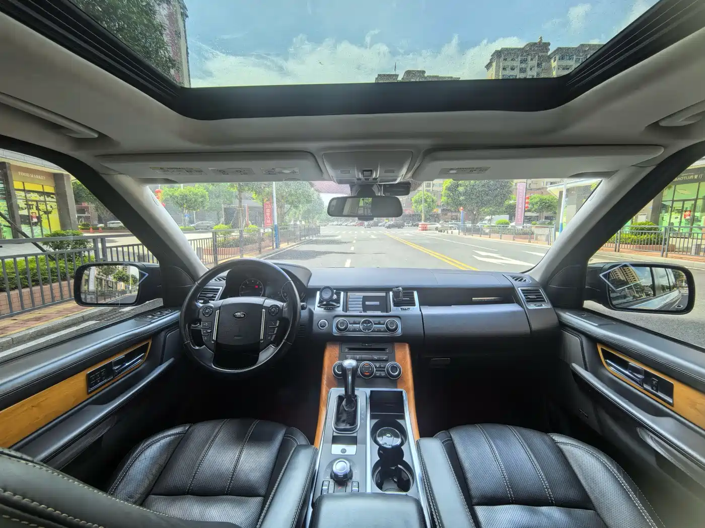 Land Rover Range Rover Sport 2010 5.0 SC V8 HSE фото 9