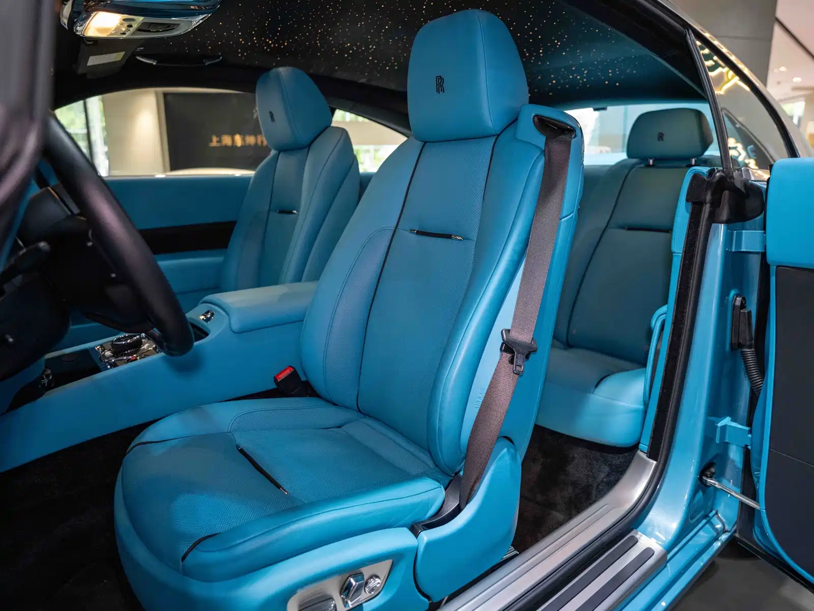 Фото 16 - Rolls-Royce Wraith