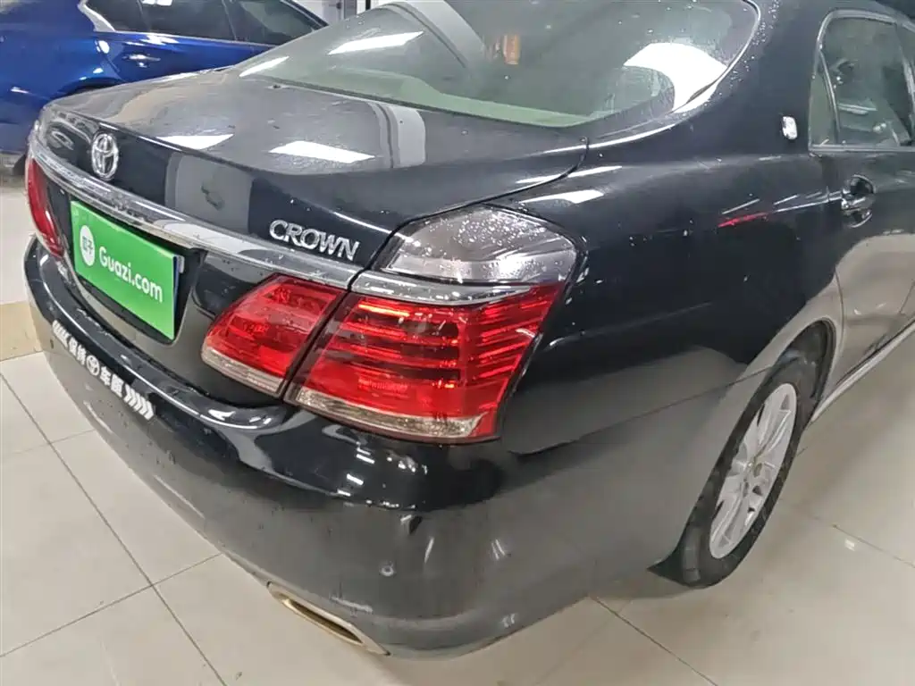Toyota Crown 2012 3.0L Royal Saloon VIP фото 8