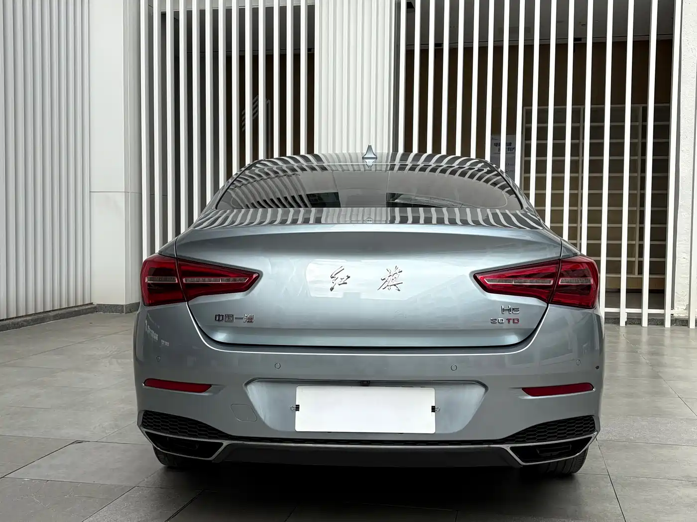 Hongqi H5 2022 Classic 1.5T DCT Flag Rhythm Edition фото 15