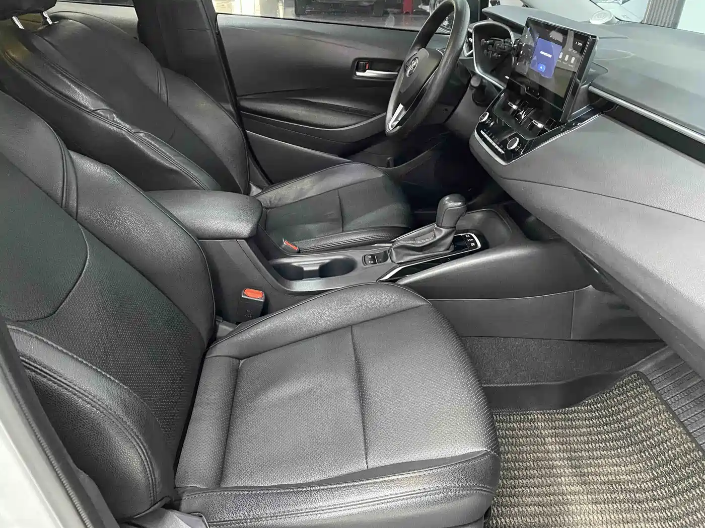 Toyota Levin 2023 Smart Hybrid 1.8L Luxury фото 11
