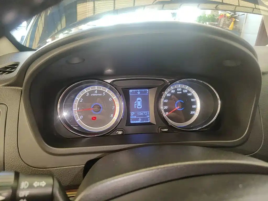 Dongfeng Fengxing Fengxing CM7 2016 2016 2.0T Automatic Luxury