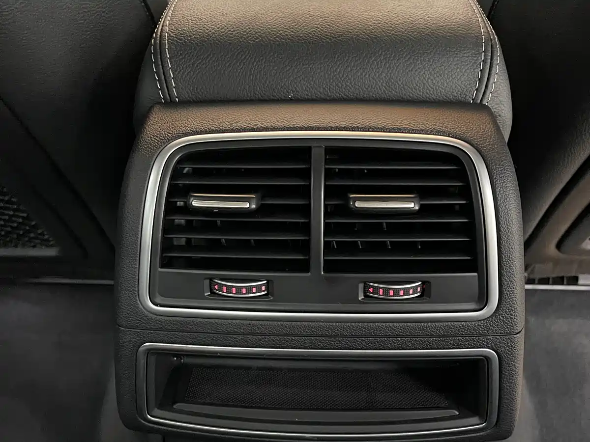Audi A6L 2018 30th Anniversary 35 TFSI Fashion фото 7